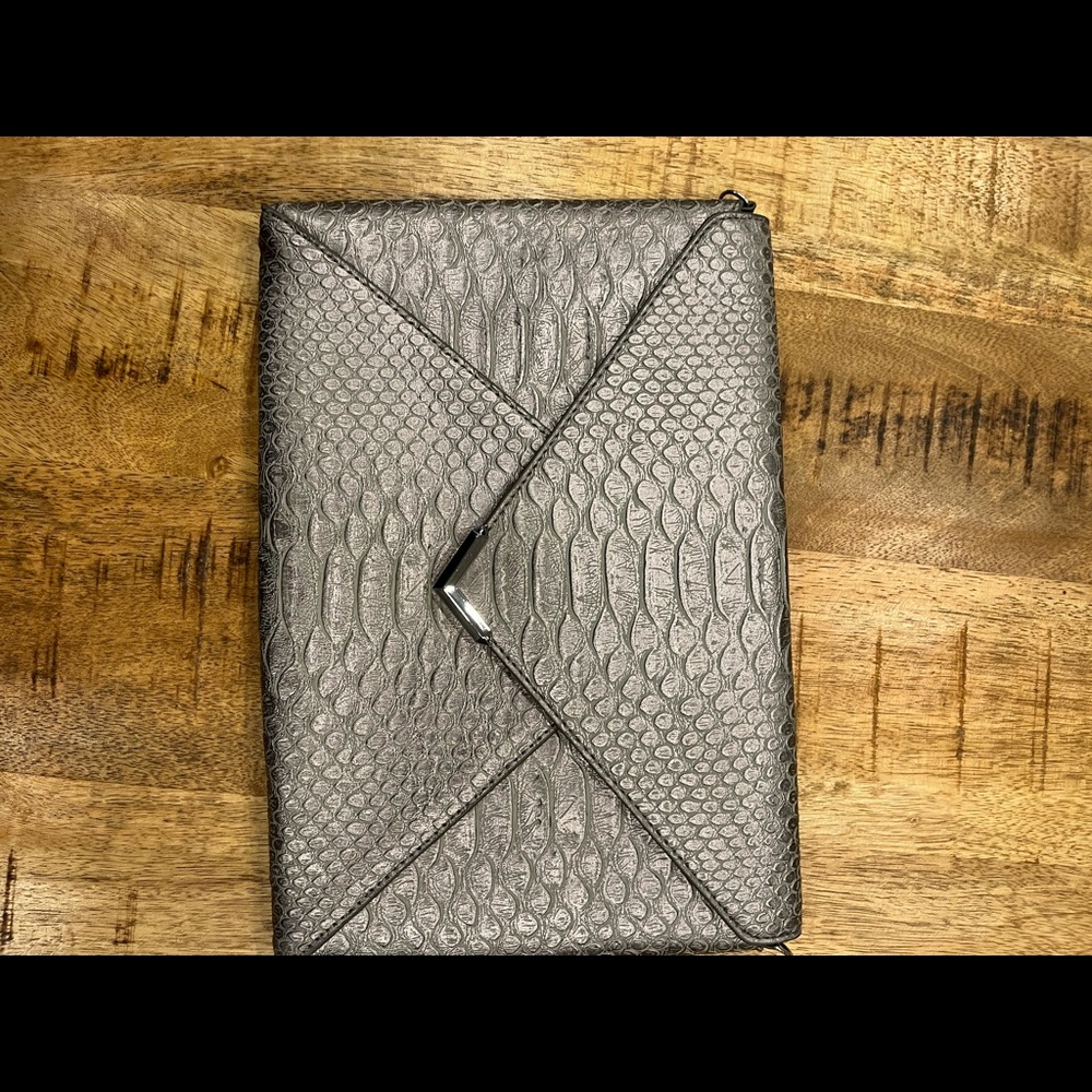 Stella & Dot clutch